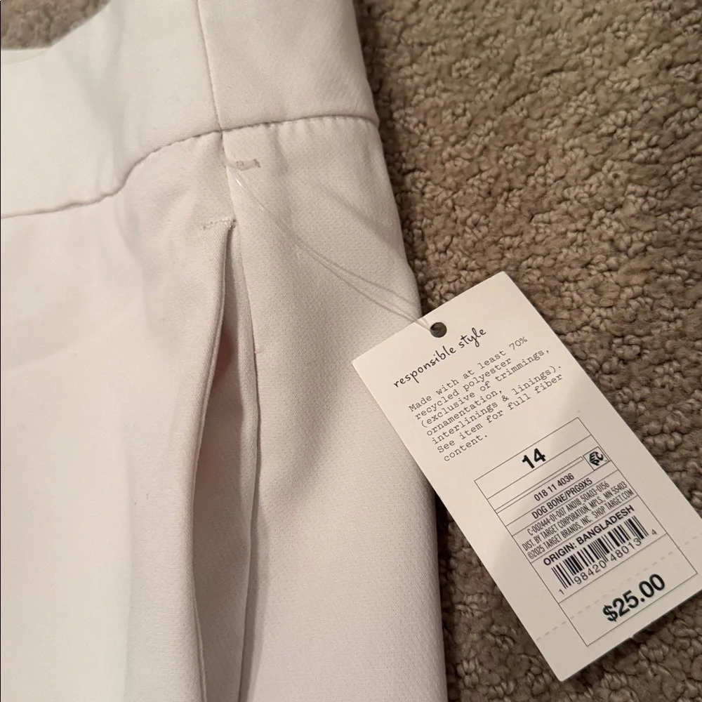 S19 NWT a new day High Rise Tailored Short, Dog Bone‎ - Size: 14